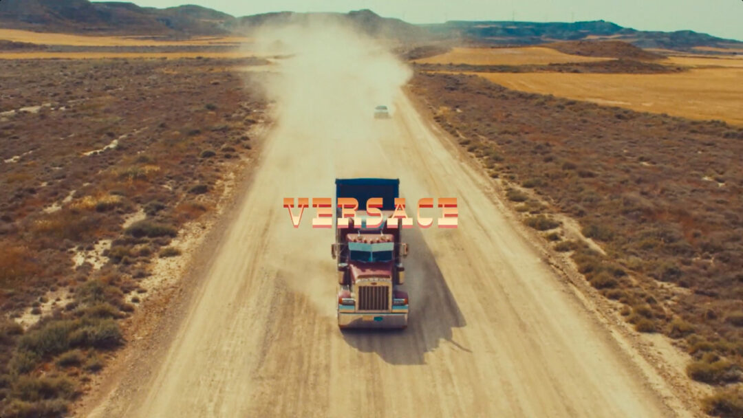 Versace – The Chase